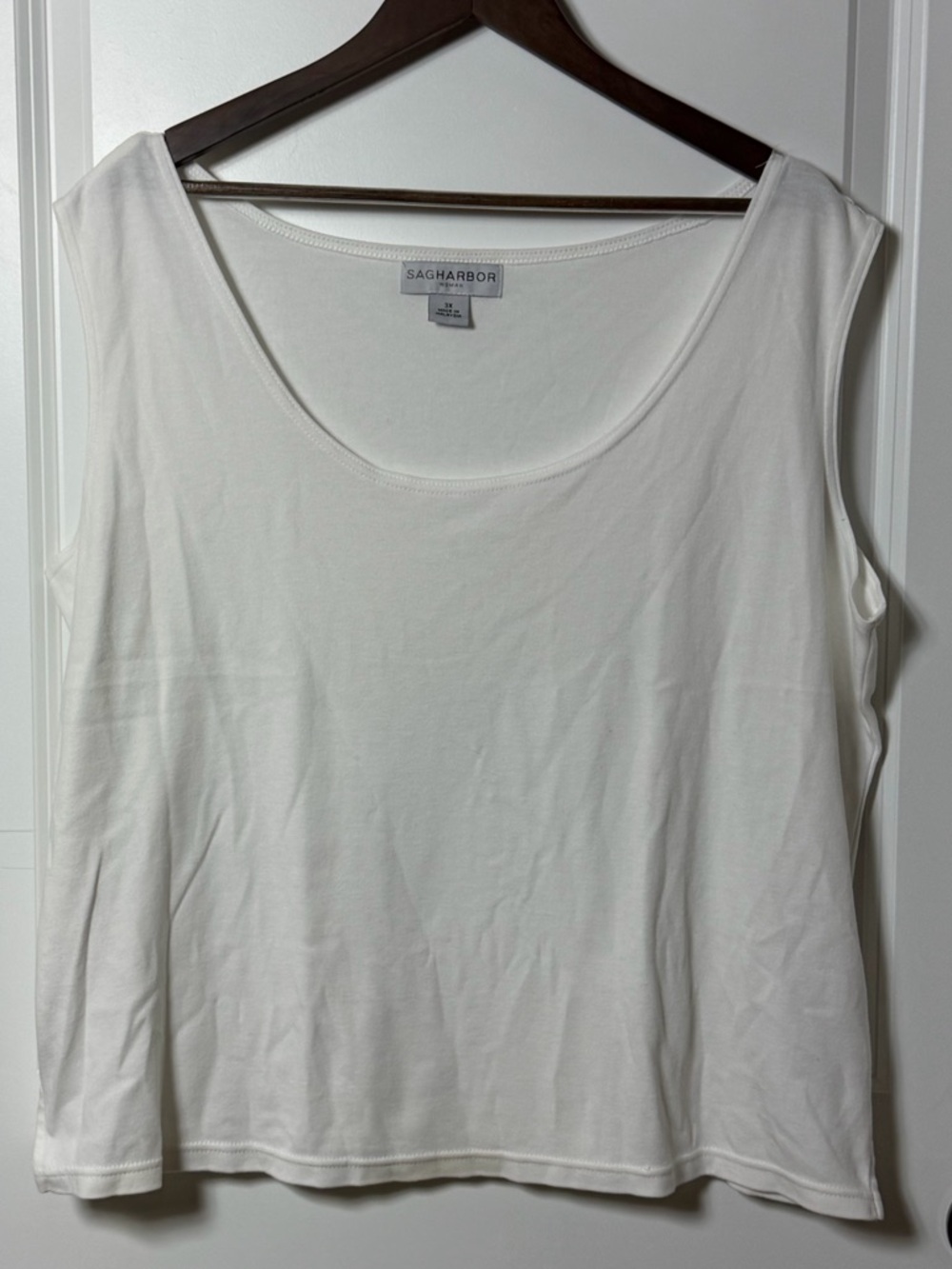 Sag Harbor Woman White Sleeveless Scoop Neck Top 3X